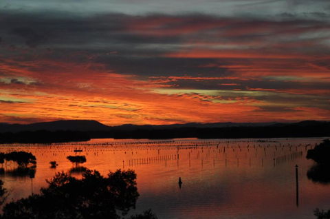 CHILL OUT LAKESIDE At FORSTER - Accommodation Sydney 6