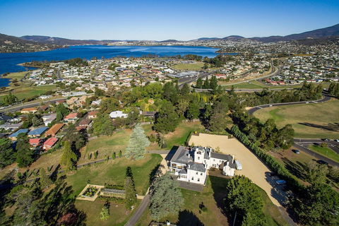 Claremont House - Accommodation Sydney 0