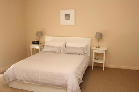 The Lighthouse Beachfront Accommodation - Sydney 4u 5