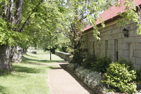 Elm Trees Accommodation At Ross - Accommodation Sydney 5