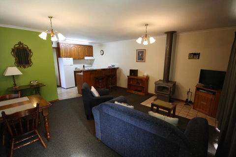 Halls Gap Log Cabins - Accommodation Sydney 4