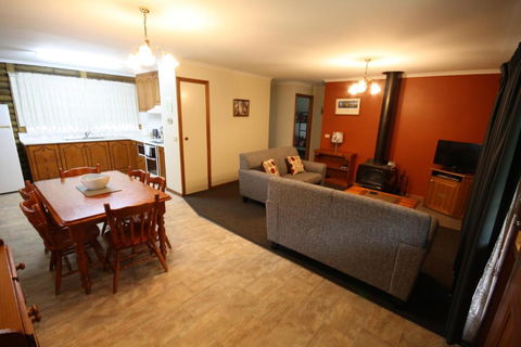 Halls Gap Log Cabins - Accommodation Sydney 1
