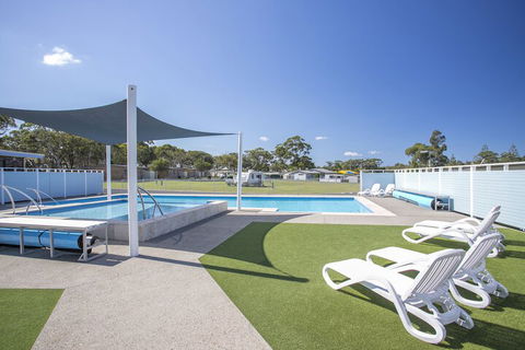 Lakeside Cabins & Holiday Village - Sydney 4u 3