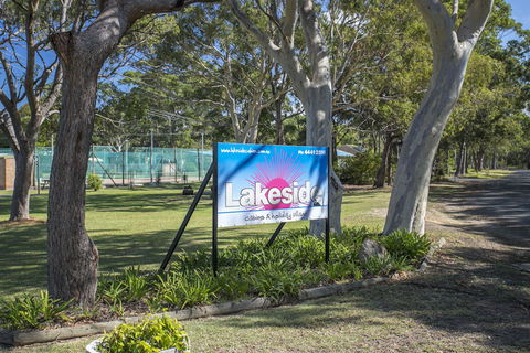 Lakeside Cabins & Holiday Village - Sydney 4u 2