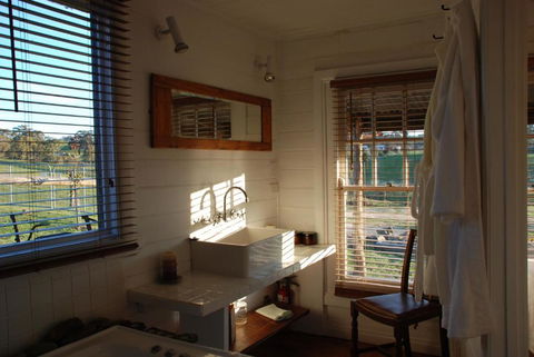 Mancuso Country Cottage Retreat - Sydney 4u 3