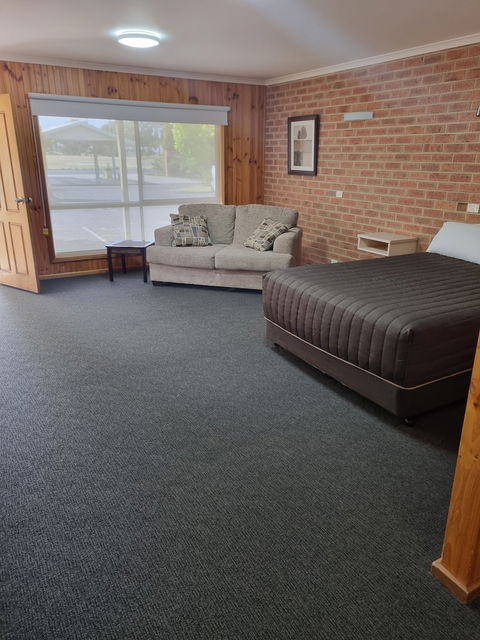 Country Roads Motor Inn Naracoorte - Accommodation Sydney 6