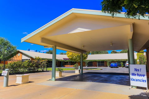 Country Roads Motor Inn Naracoorte - Accommodation Sydney 1