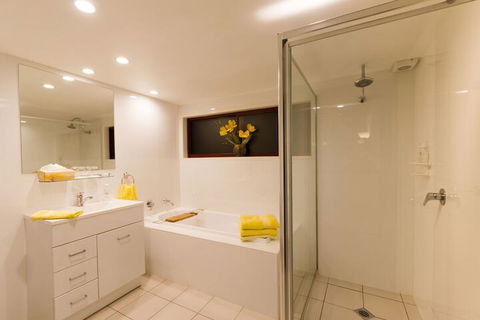 Garasu Lodge - Sydney 4u 5