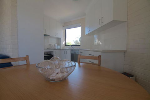The Sands Holiday Apartments - Accommodation Sydney 2