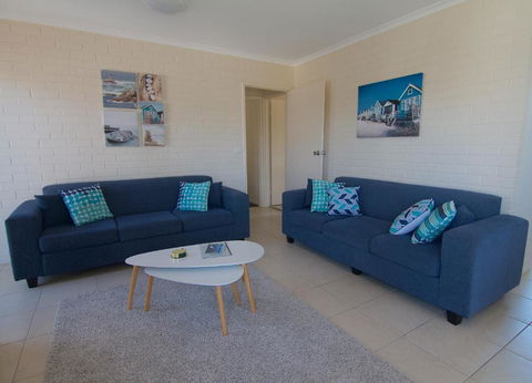 The Sands Holiday Apartments - Accommodation Sydney 5