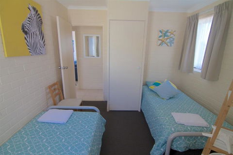 The Sands Holiday Apartments - Accommodation Sydney 1
