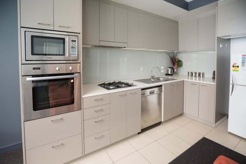 Honeysuckle Executive Suites - Accommodation Sydney 4