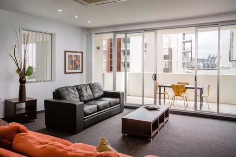 Honeysuckle Executive Suites - Accommodation Sydney 3