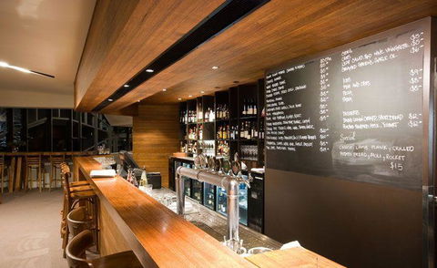 Peppermint Bay - Bar, Dining And Terrace - Sydney 4u 5