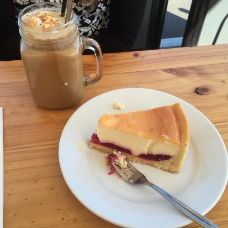 Franks Cakes - Accommodation Sydney 0