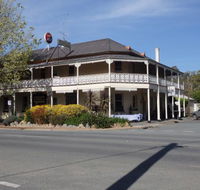 Seven Creeks Hotel - Sydney 4u