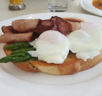 Hughzies Lakeside Brasserie - Accommodation Sydney