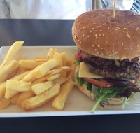 Jules by the Lake Cafe - Accommodation Sydney