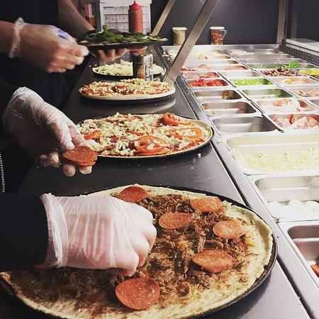Crust Gourmet Pizza Bar Shellharbour - Sydney 4u 0