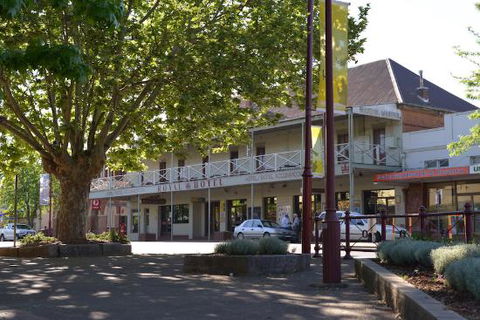 Royal Hotel Restaurant - Sydney 4u 0