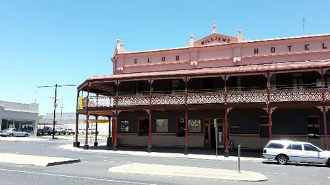 The Club Hotel Experience - Sydney 4u 0