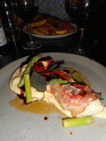 Belluci's Manuka - Accommodation Sydney 0