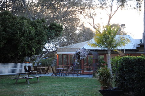 The Artesian Gardens Restaurant - Sydney 4u 0