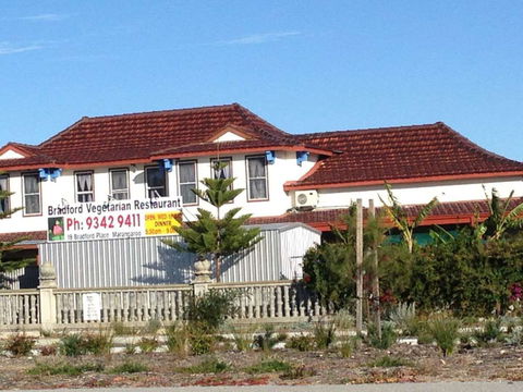Bradford Vegetarian Restaurant - Sydney 4u 0