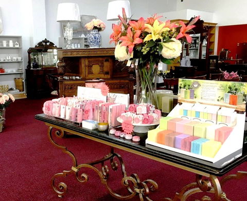 Nanna's Antiques And Cafe - Sydney 4u 0