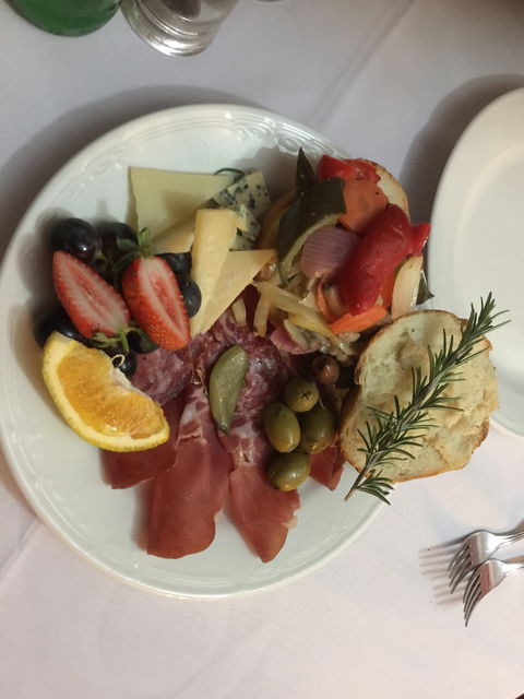 Anna's Restaurant - Sydney 4u 4