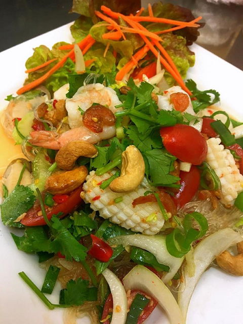 S & T Thai Gourmet Cafe - Accommodation Sydney 0