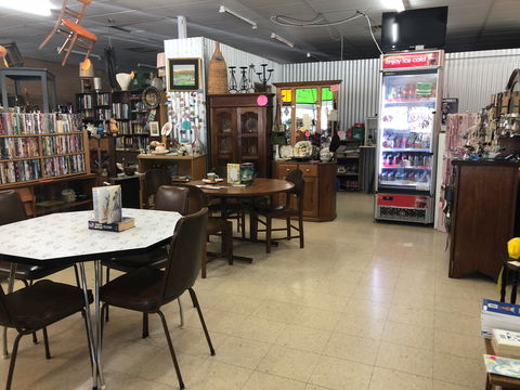 Wallaroo Treasures And Treats Cafe - Sydney 4u 0