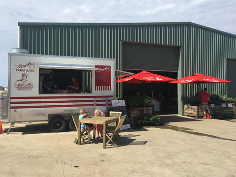 Hawkes Farm - Sydney 4u 1