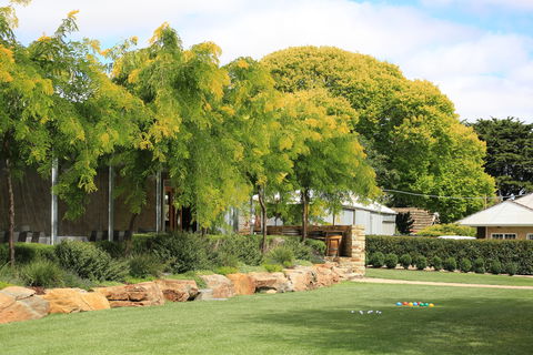 Howard Vineyard - Clover + Stone Resturant - Sydney 4u 2