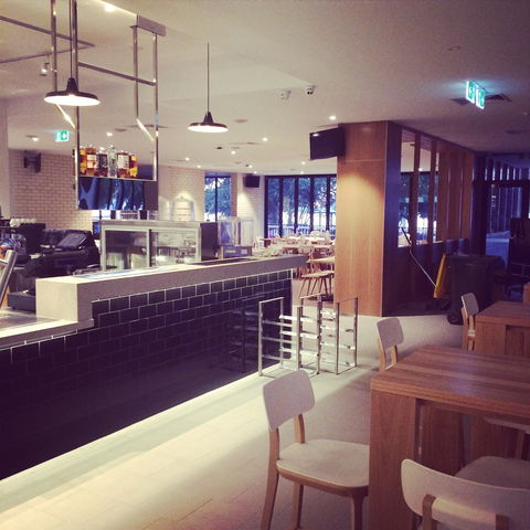 Beach House Hotel - Sydney 4u 0