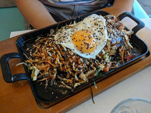 8 Yolks Cafe - Sydney Resort 0