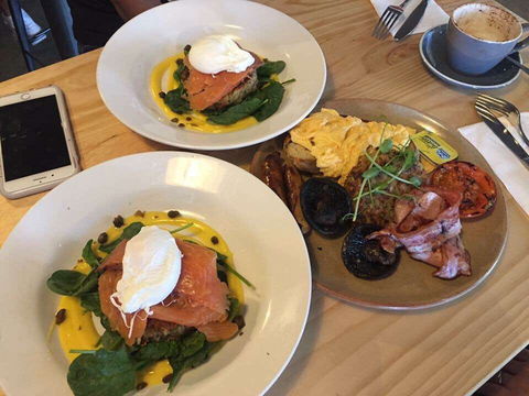 Artezen Espresso Bar - Accommodation Sydney 0