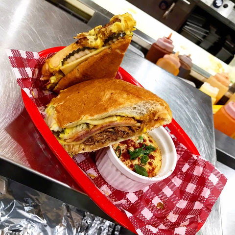 Elwood's Eatery - Sydney 4u 0