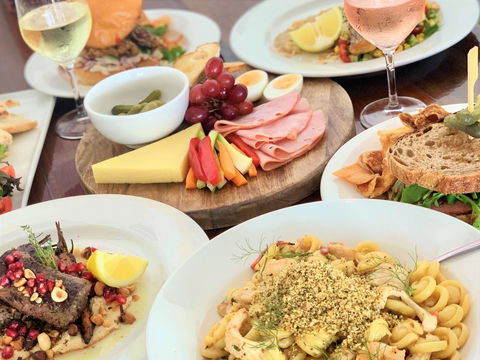 The Pavilions Hotel Terranora - Sydney 4u 1