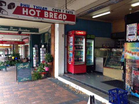 Phu Thuan Hot Bread - Sydney 4u 0