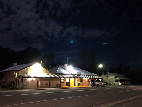 Eden Valley Hotel - Sydney 4u 1