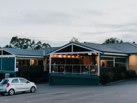 The George Tavern Greenhills - Sydney 4u 1