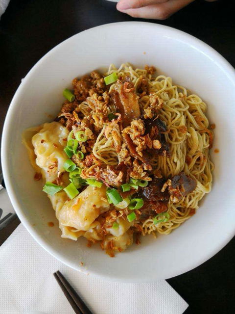 Two Hand Noodle Shop - Sydney 4u 0