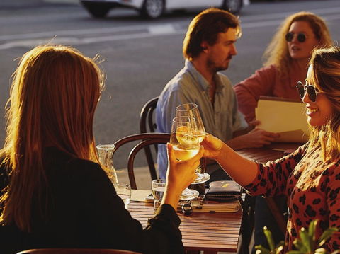 Madalena's Bar - Sydney 4u 0