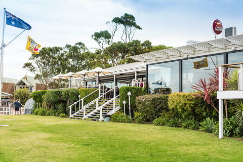 Metung Hotel - Sydney 4u 0