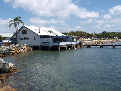 The Boatshed: Batemans Bay - Sydney 4u 0