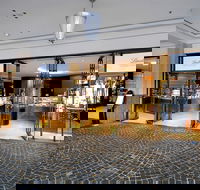 Lindt Chocolate Caf Cockle Bay - Accommodation Sydney