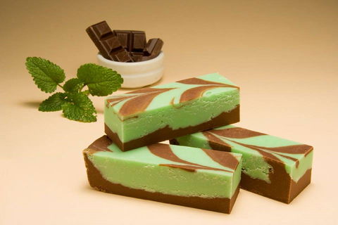 Mogo Fudge And Ice Cream /  Courtyard Cafe / Lots Of Lollies Mogo - Sydney 4u 1