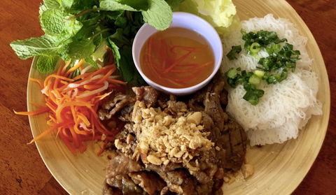 Aunty Ut Restaurant - Accommodation Sydney 0