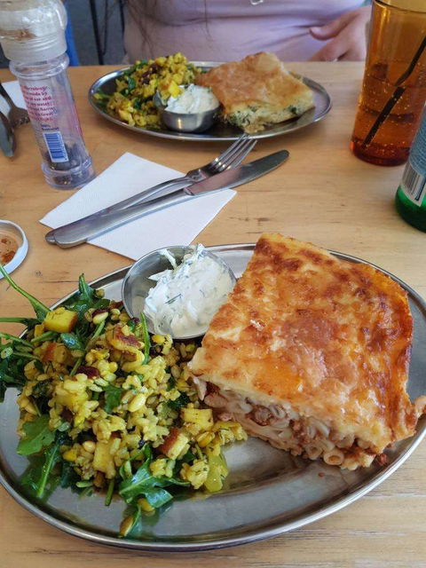 HAM - Harry & Mario - Accommodation Sydney 0